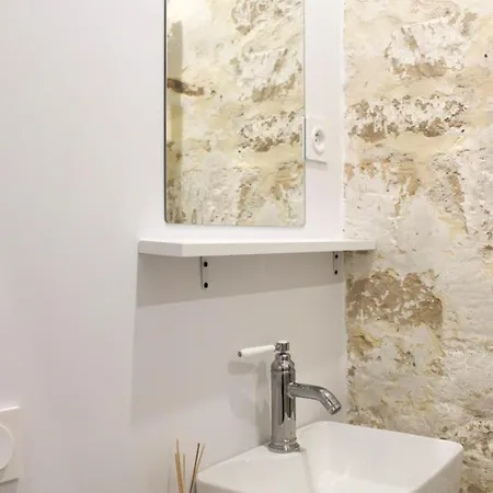 Atypical T3 In The Heart Of Appartement Paris